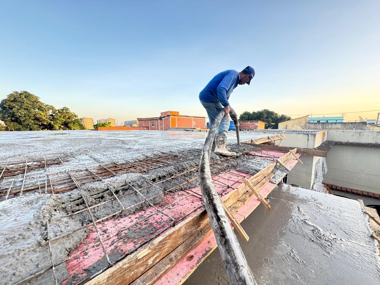 Verificação de níveis em obra civil no Espírito Santo