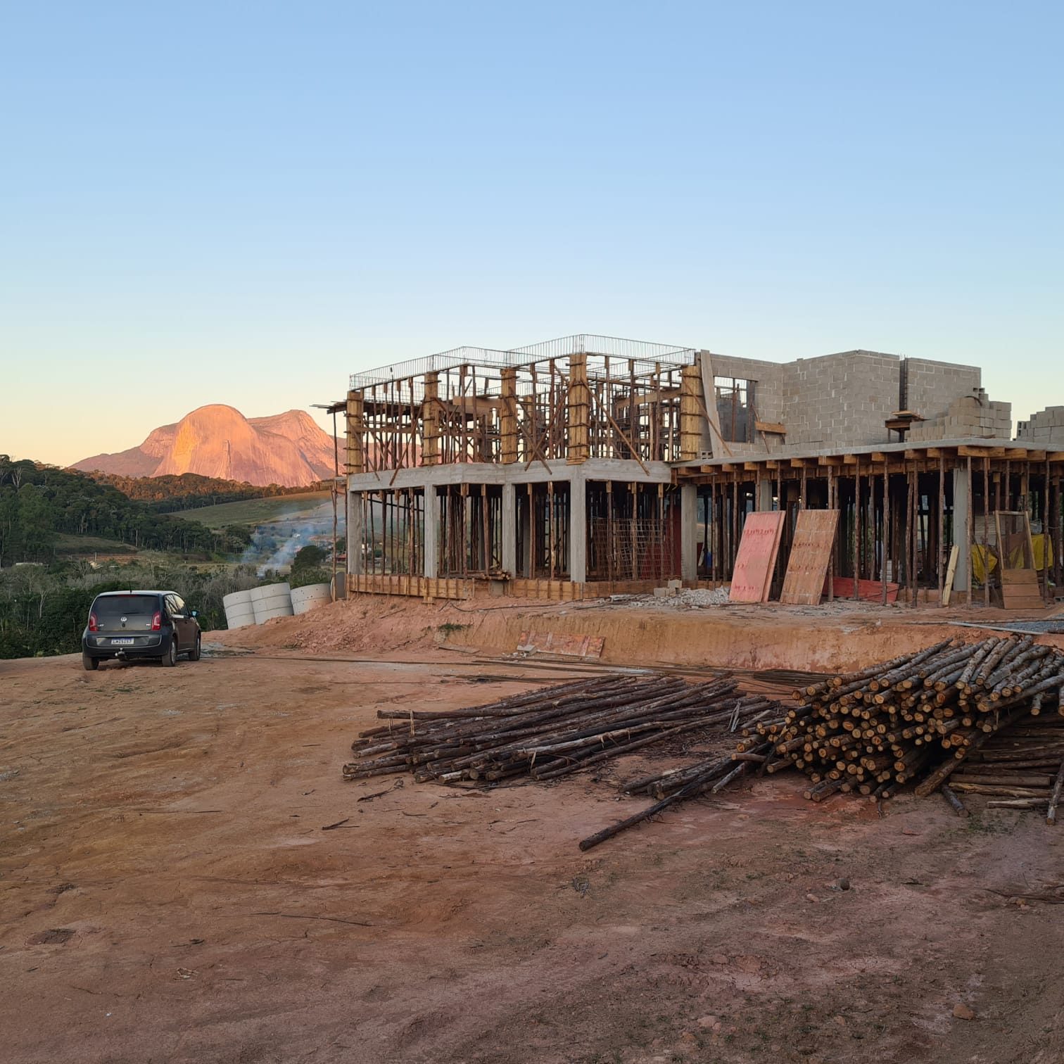 Locação topográfica em obra acompanhada Rumo