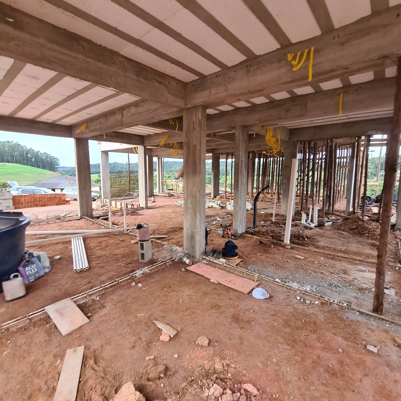 Obra em andamento com suporte topográfico Rumo