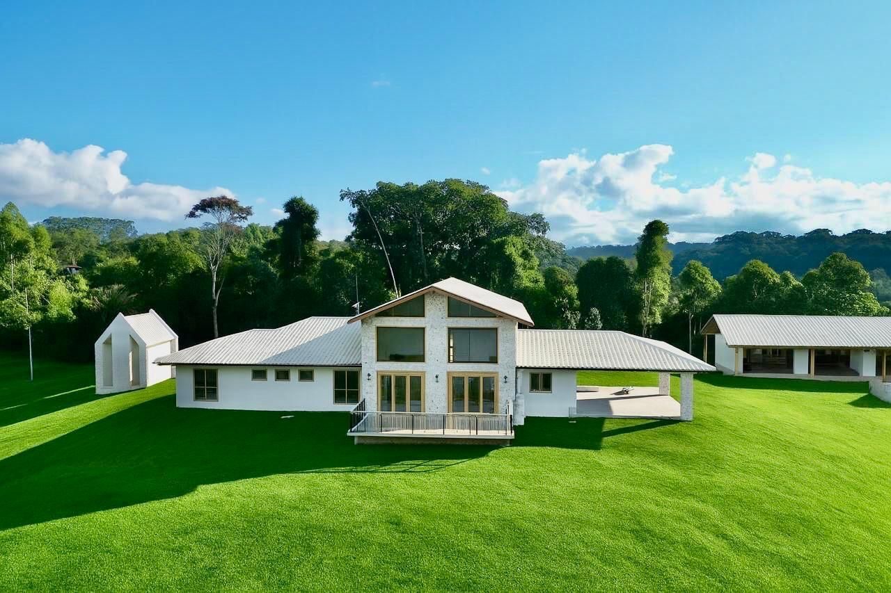 Casa de alto padrão entregue com locação e acompanhamento Rumo Topografia